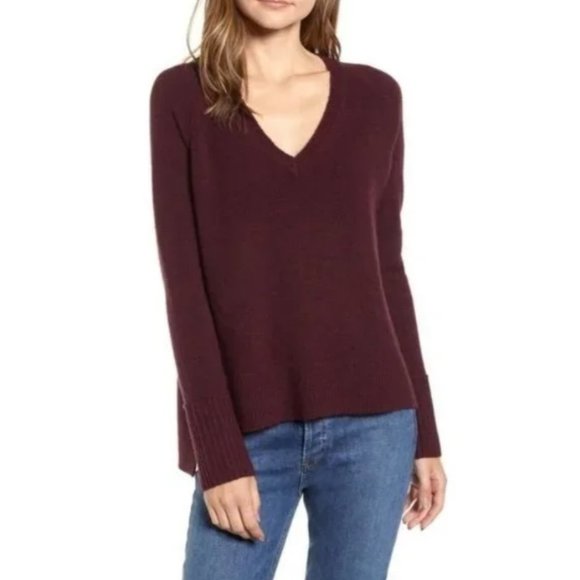 J. Crew Relaxed Fit V Neck Sweater Long Sleeve Burgandy Size Medium - Picture 1 of 16